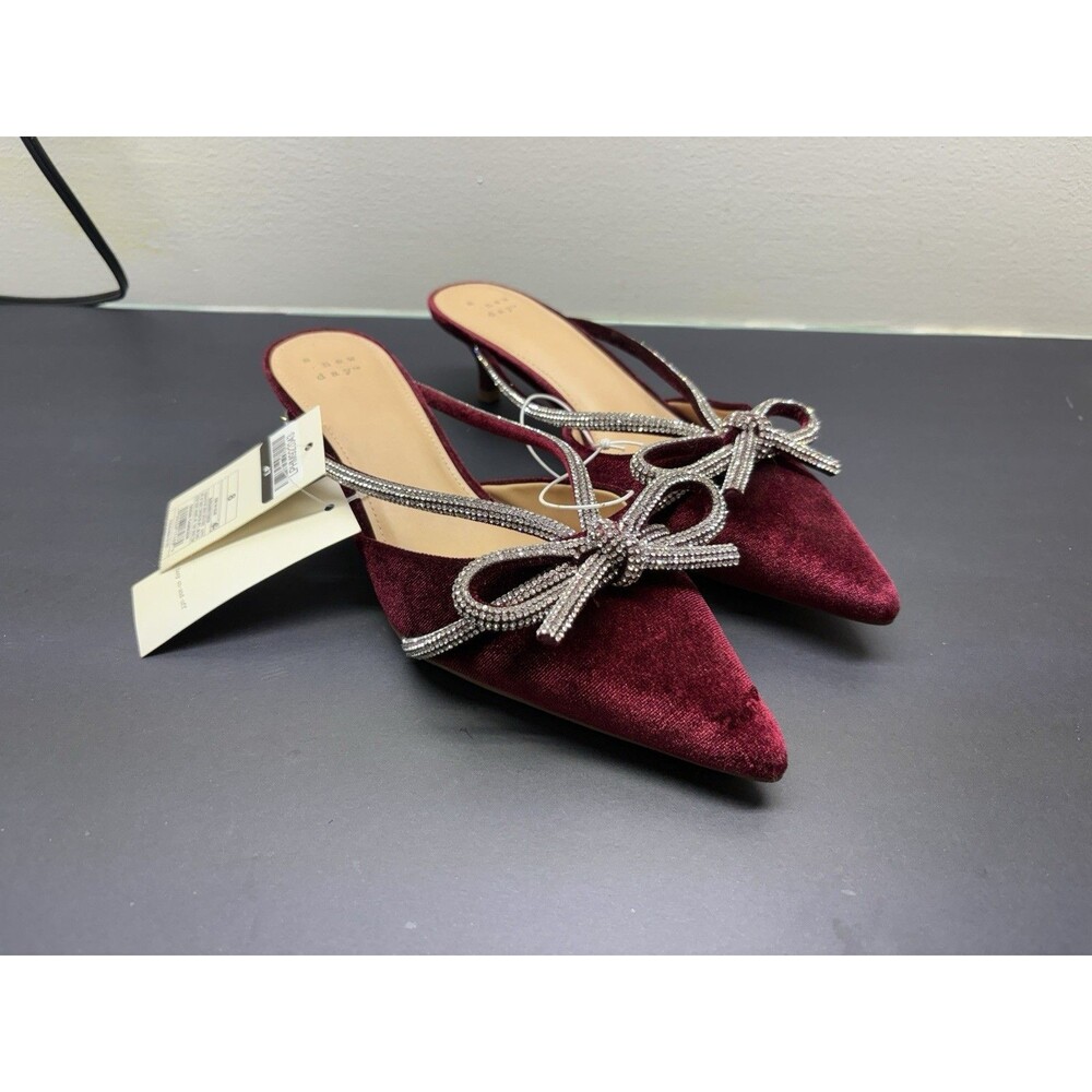 A New Day Womens 8 Burgundy Velvet Rhinestone Bow Pointed Toe Kitten Heel Mules